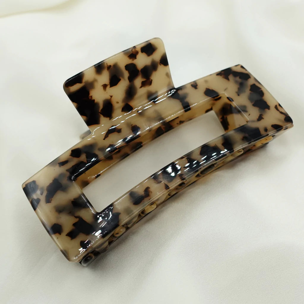 Sara Hair Claw Clip